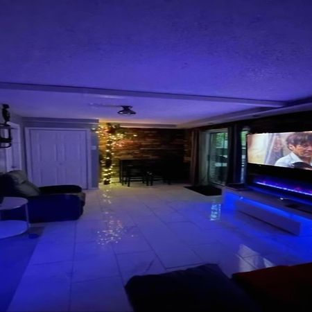 ניו יורק Brooklyn Spacious Space With Private Entrance, Bathroom, & Backyard - Full-Kitchen מראה חיצוני תמונה
