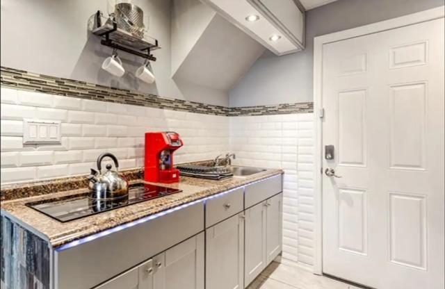 ניו יורק Brooklyn Spacious Space With Private Entrance, Bathroom, & Backyard - Full-Kitchen מראה חיצוני תמונה